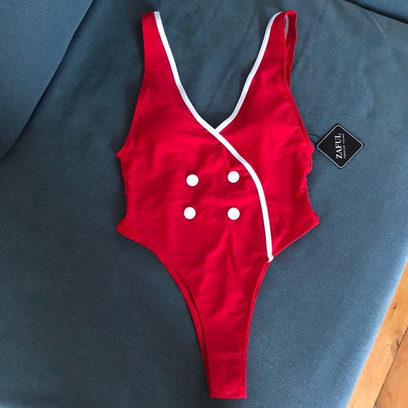 Sexy and unique swimsuit - Picture 2 of 3